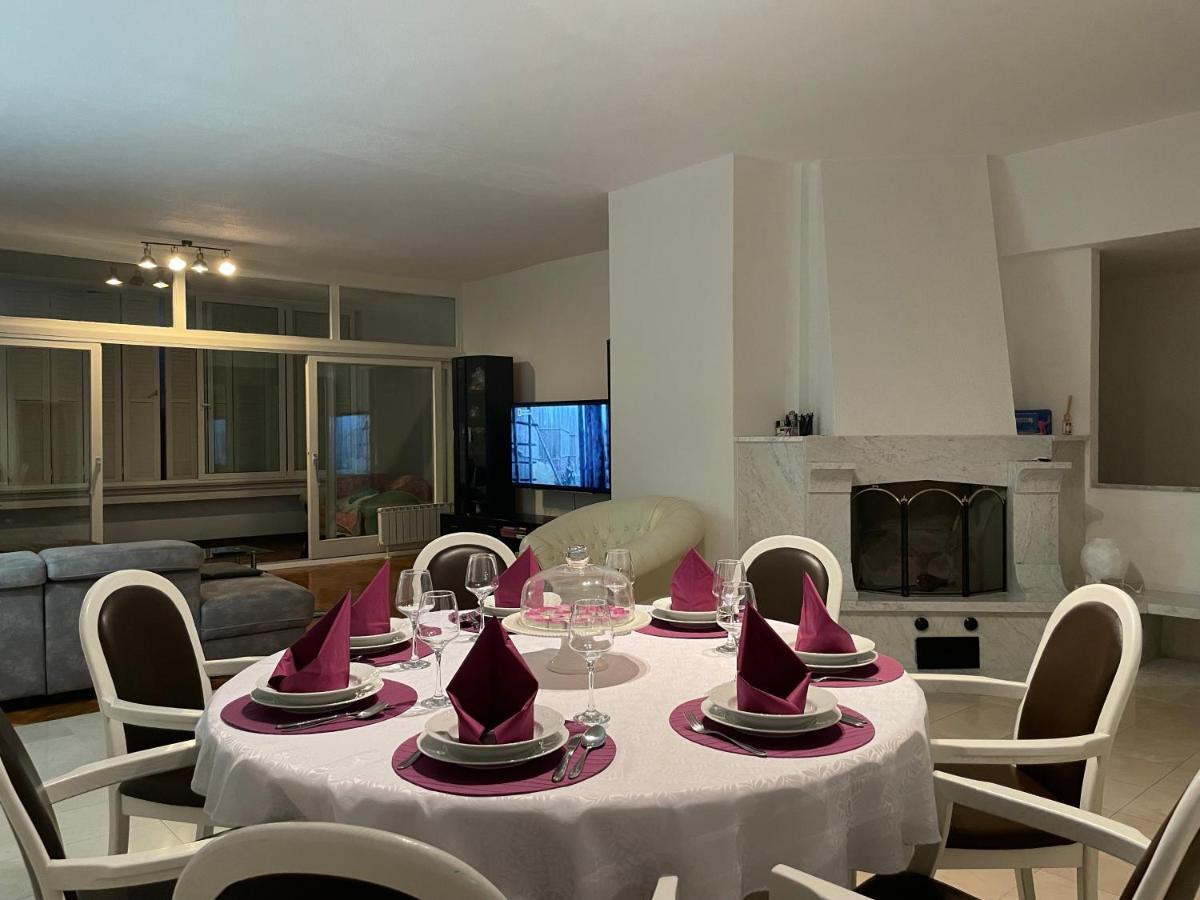 Monika Villa Njivice